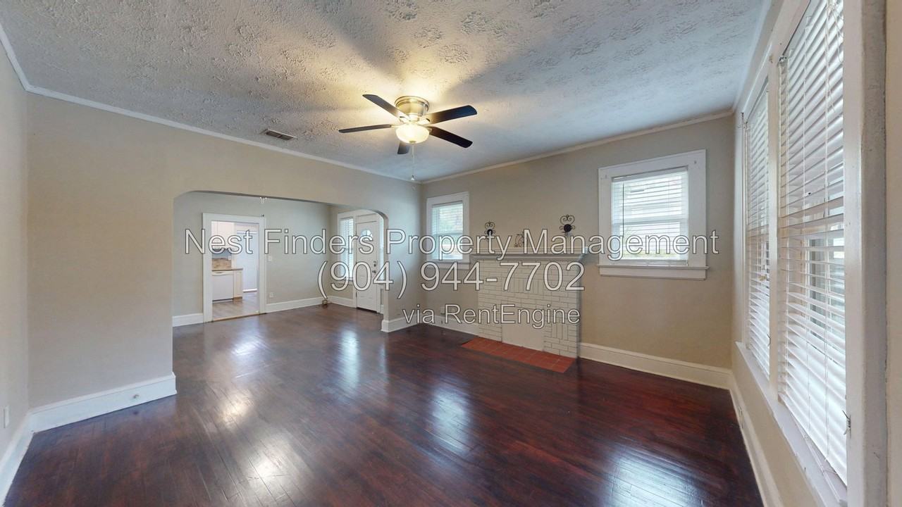 2803 Green St - Photo 4 of 26