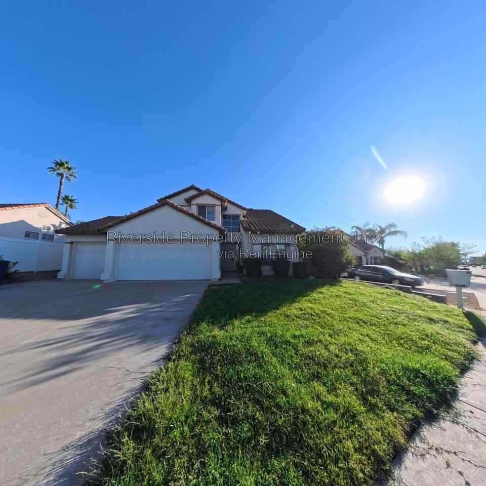 8766 Morninglight Cir - Photo 3 of 35