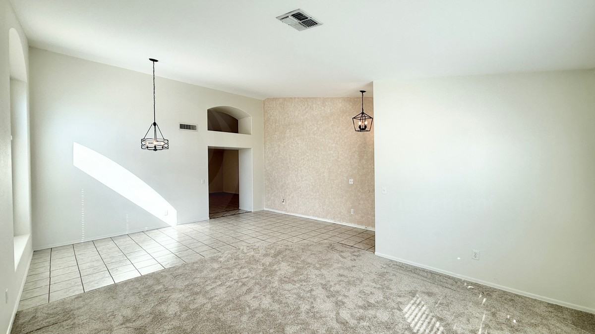 4890 W Geronimo St - Photo 4 of 24