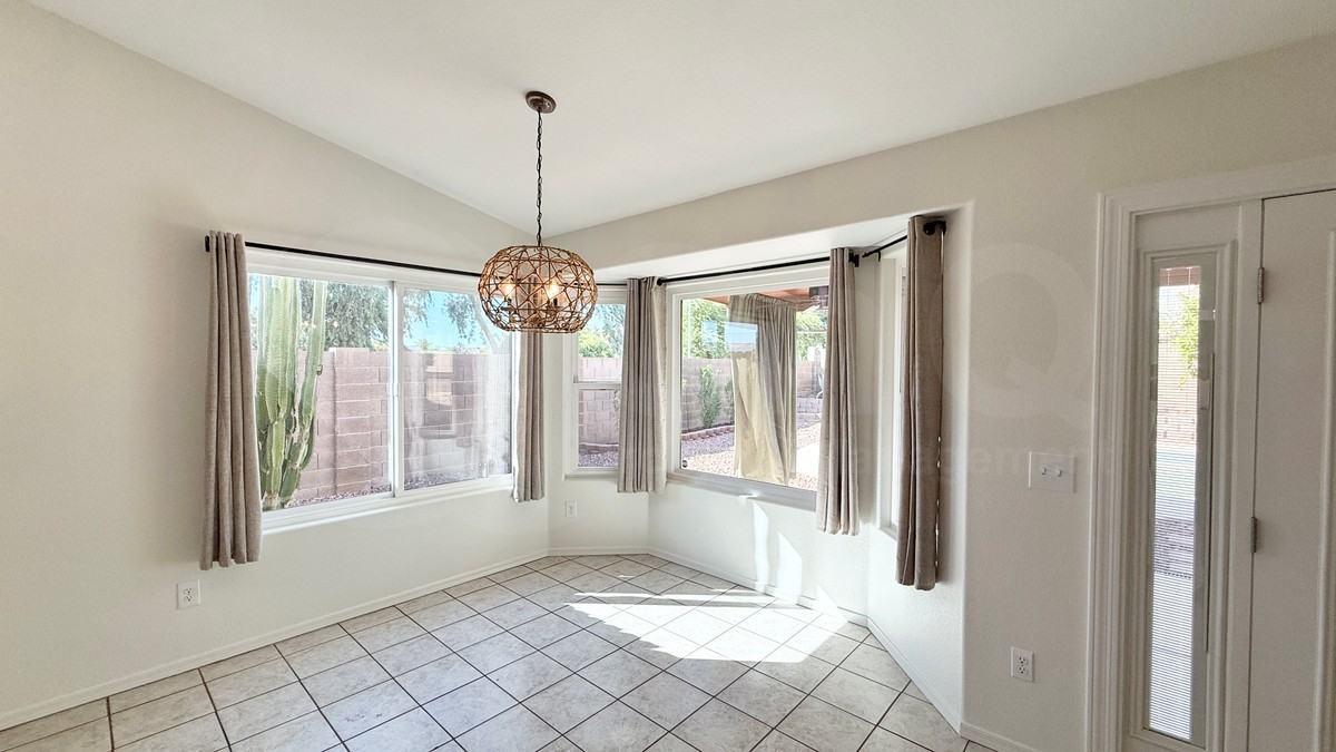 4890 W Geronimo St - Photo 7 of 24