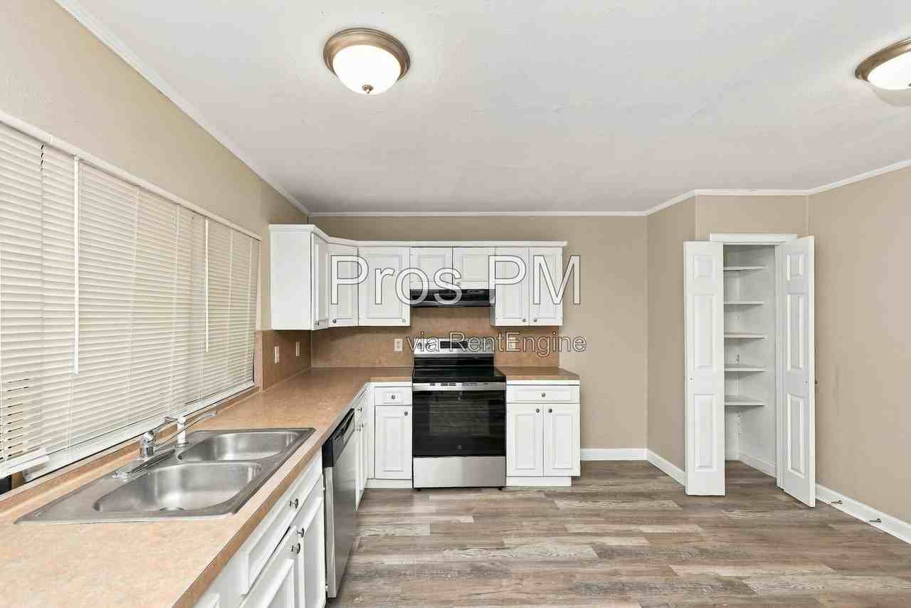 1244 Winterwood Dr - Photo 7 of 18