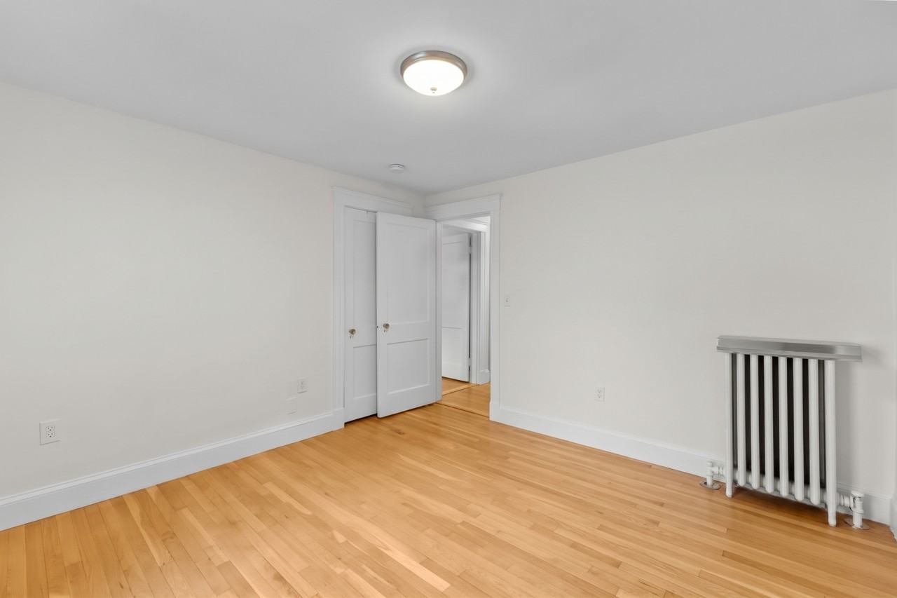 24 Potomac St - Photo 7 of 22