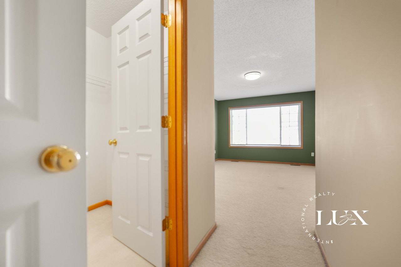 13827 54th Ave N - Photo 5 of 11