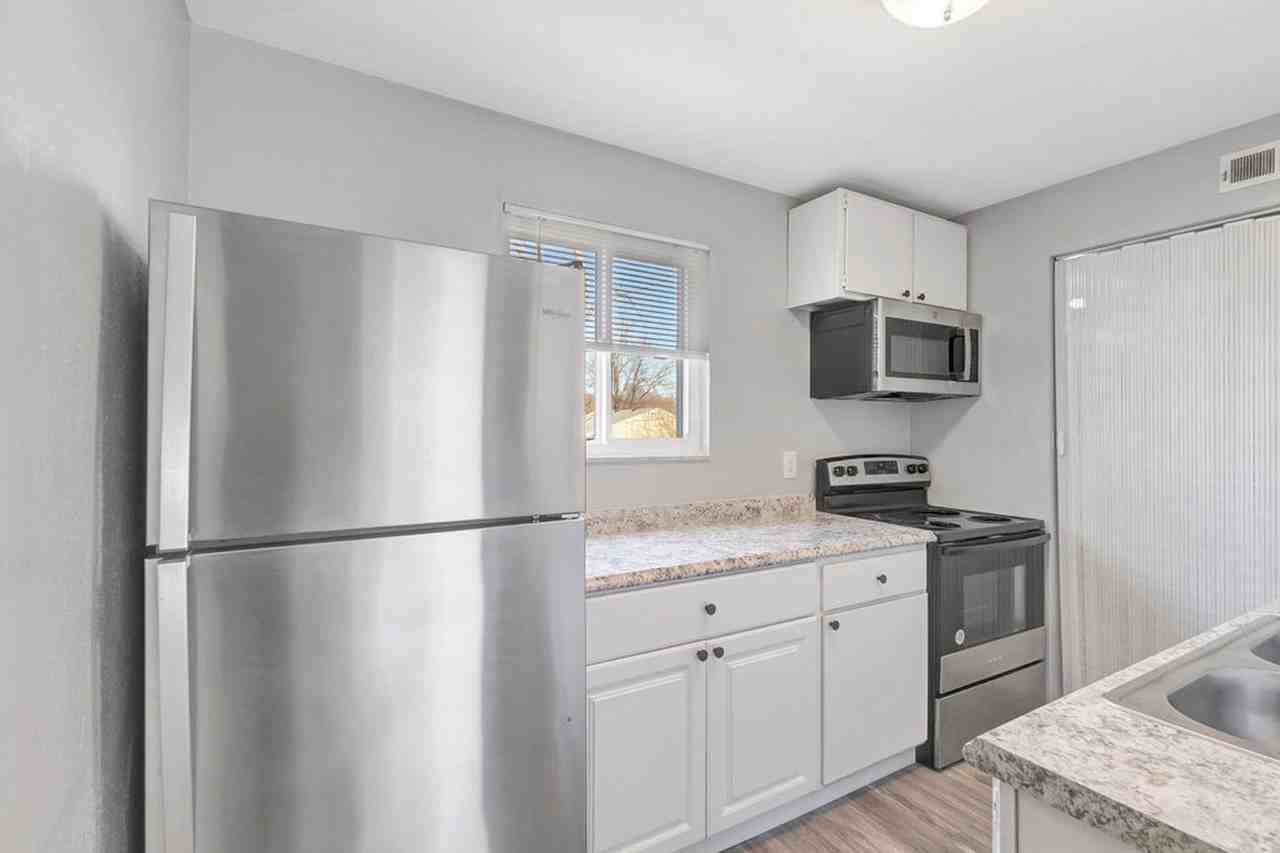 309 N 12th St #6 - Photo 5 of 11