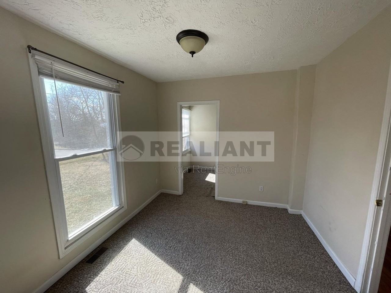 108 Langford Ave - Photo 5 of 9