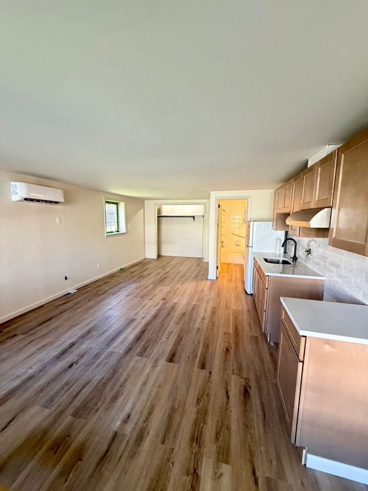 502 E Ross St #A - Photo 2 of 8