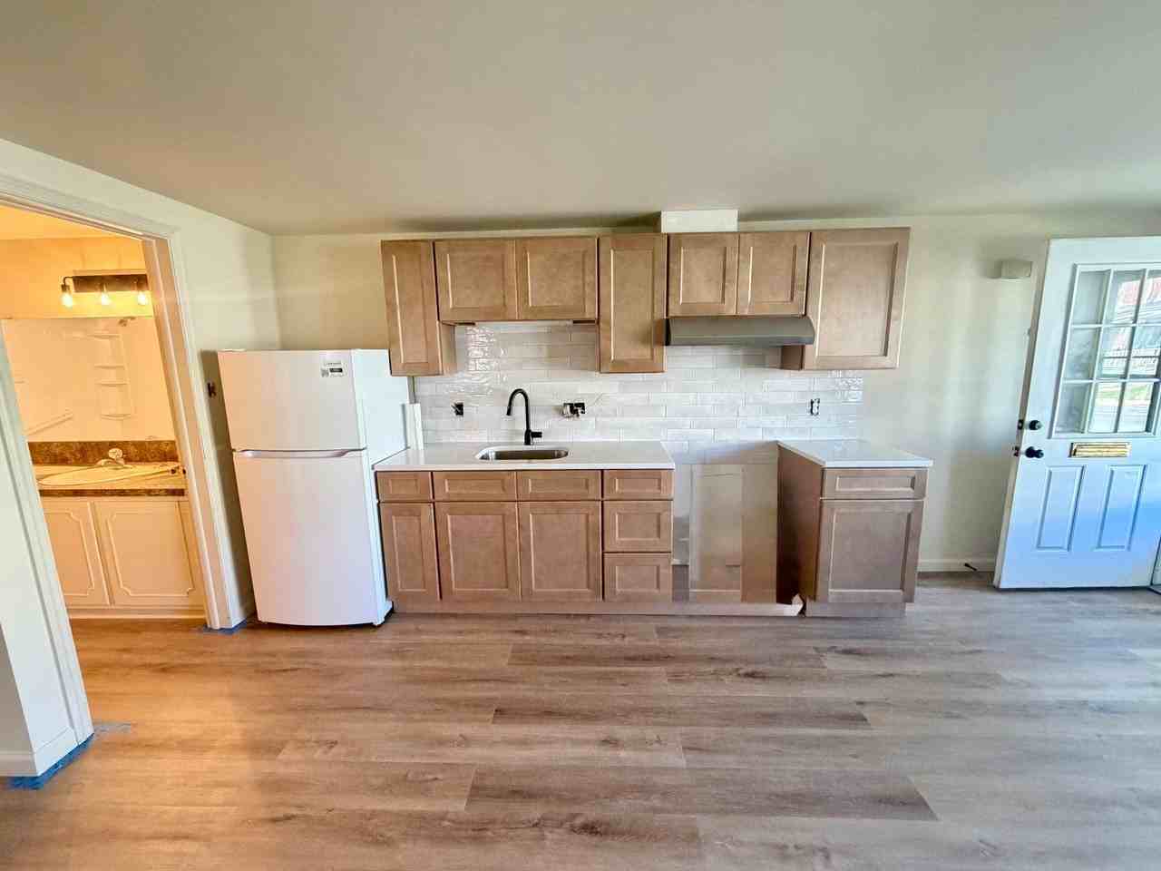 502 E Ross St #A - Photo 3 of 8
