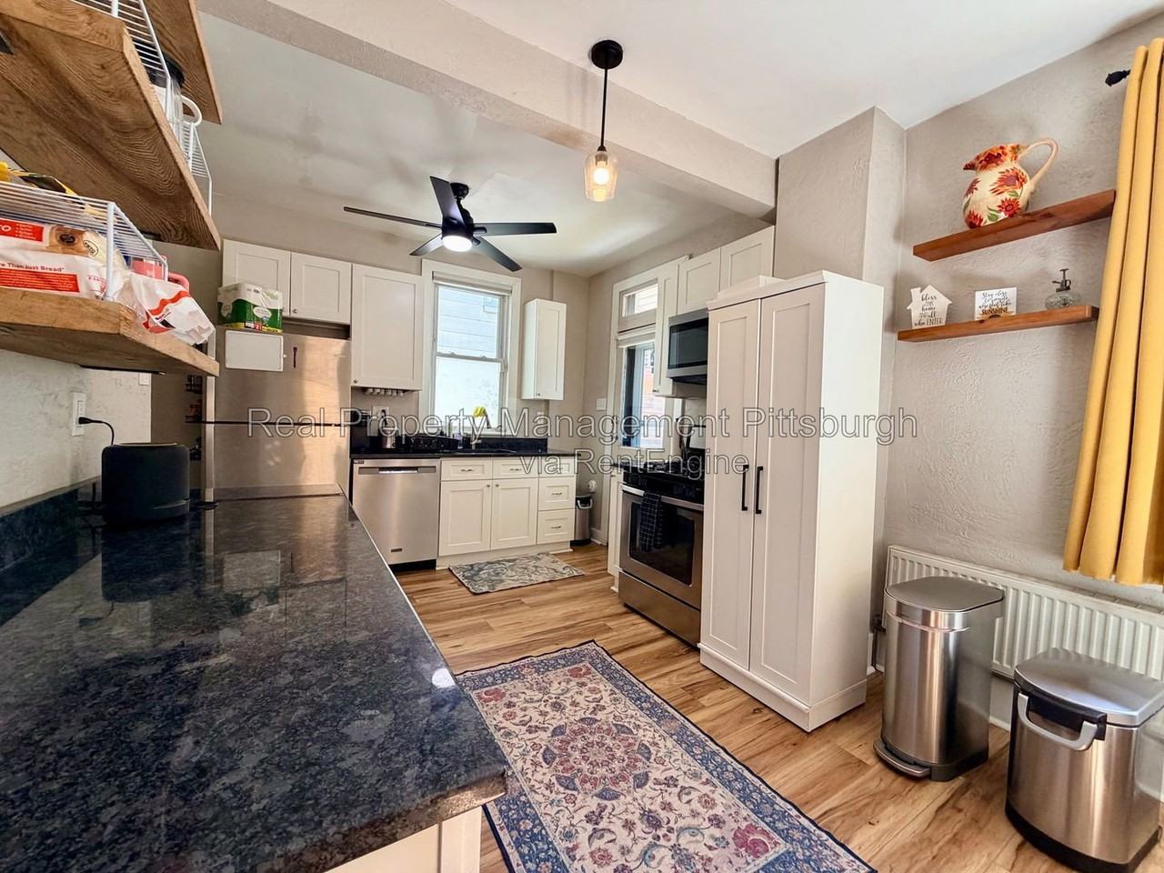 348 Albert St - Photo 5 of 21