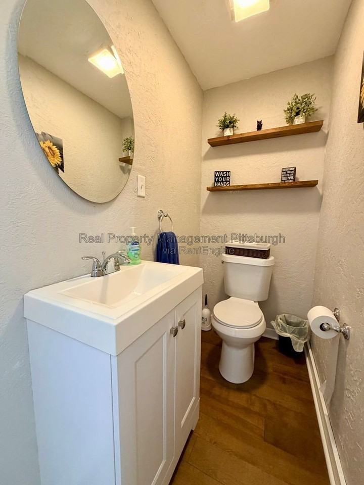 348 Albert St - Photo 7 of 21