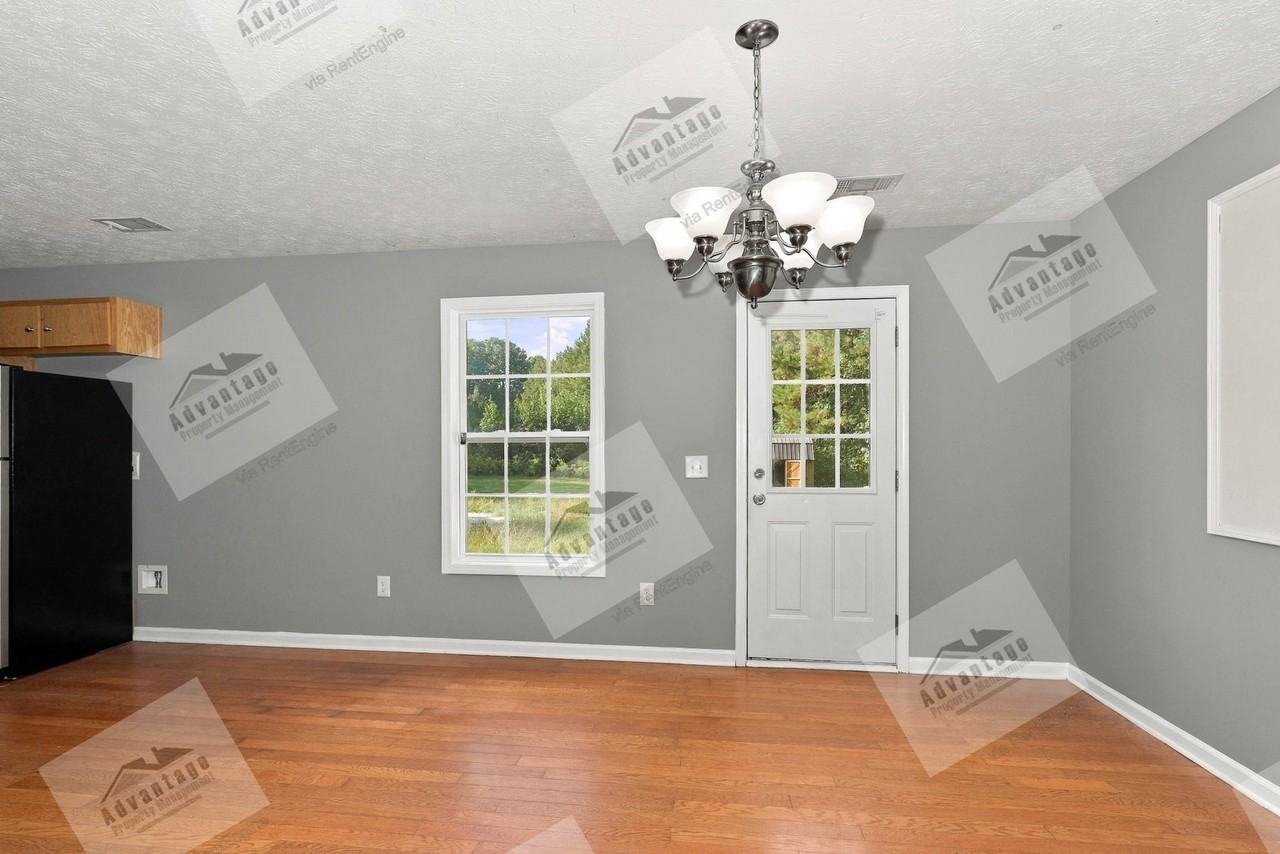 530 Midway Rd - Photo 6 of 17