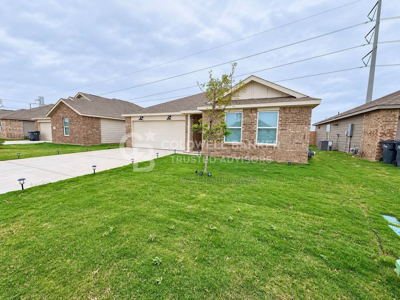 2117 Edgewood St - Photo 2 of 23