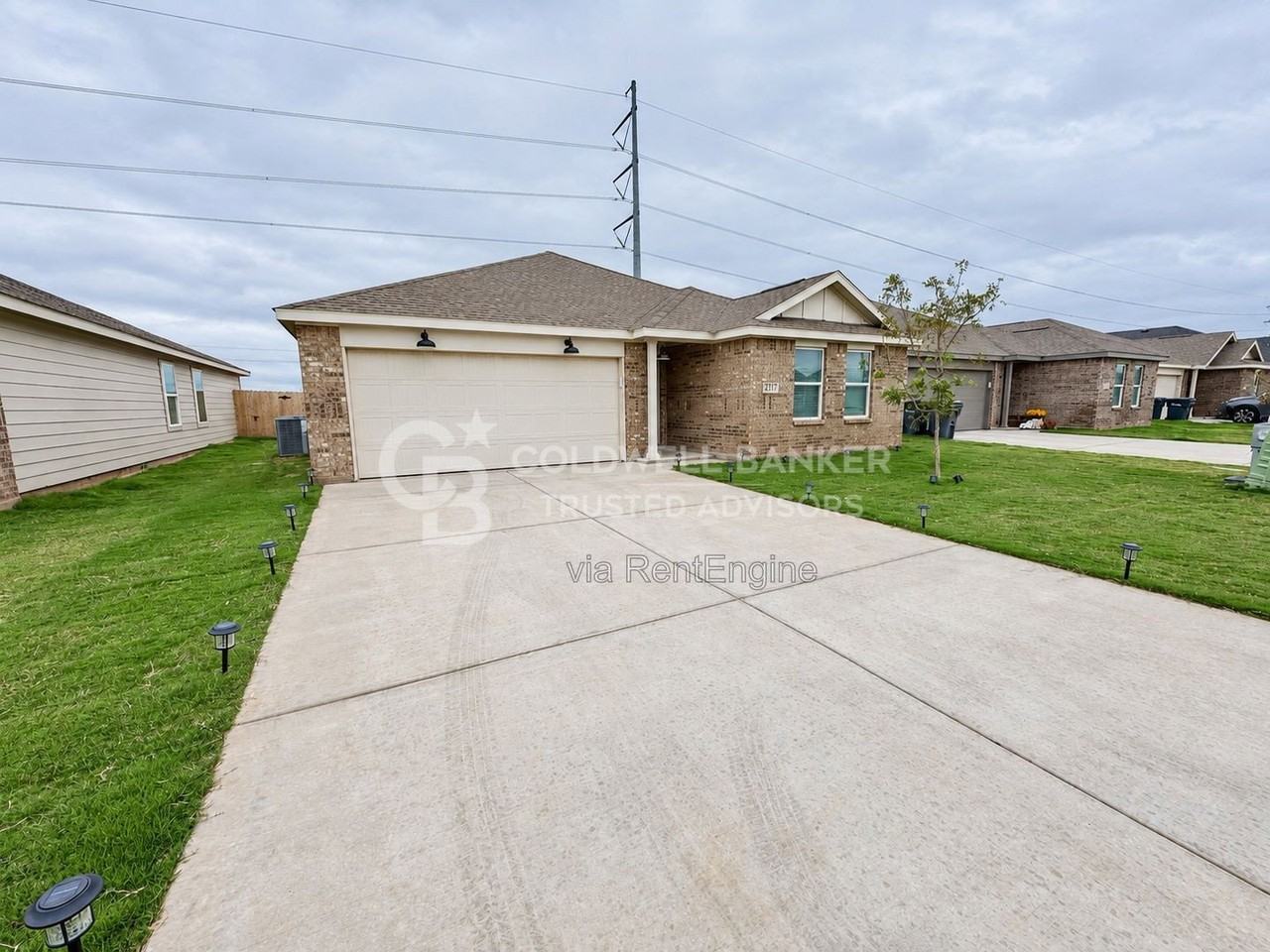 2117 Edgewood St - Photo 3 of 23
