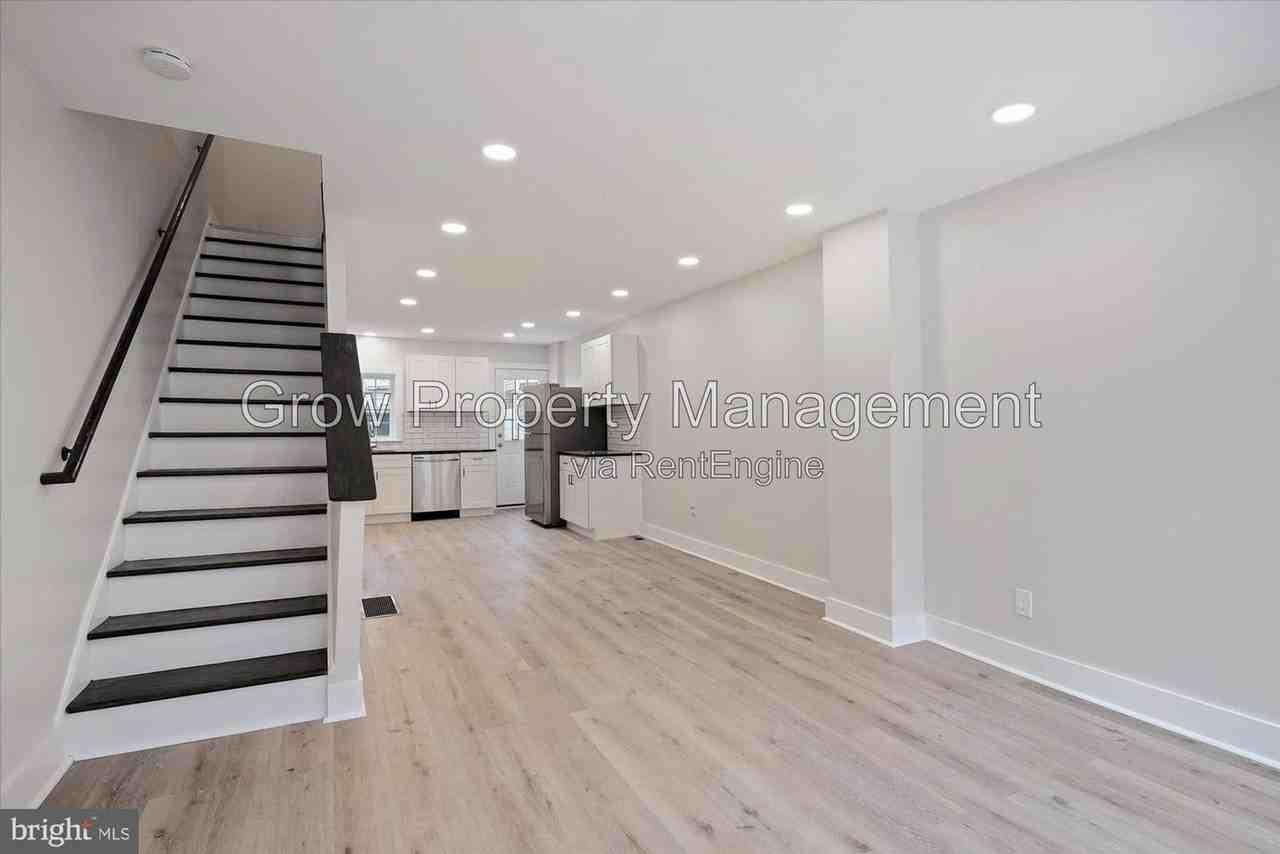 431 Winton St - Photo 5 of 25