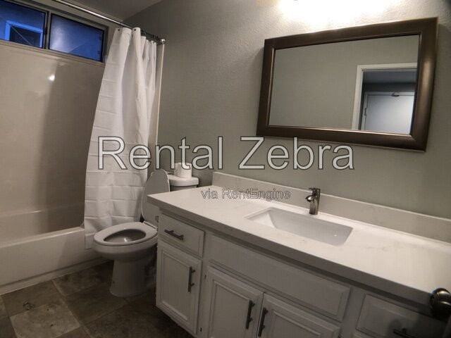 4600 Arabian Way - Photo 4 of 41