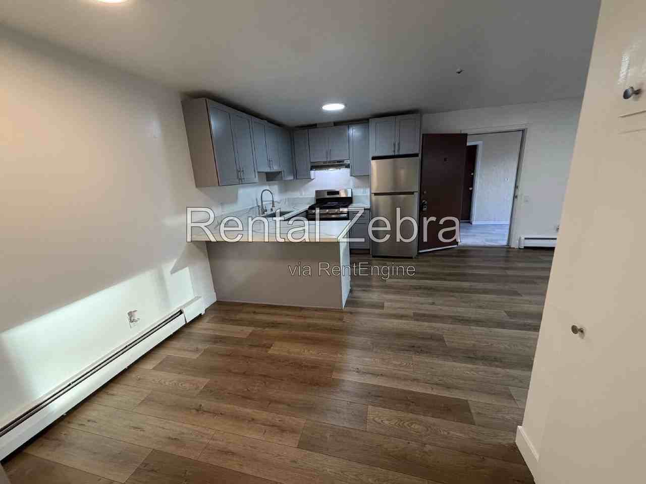 1440 Southwest Blvd #10 - Photo 3 of 12