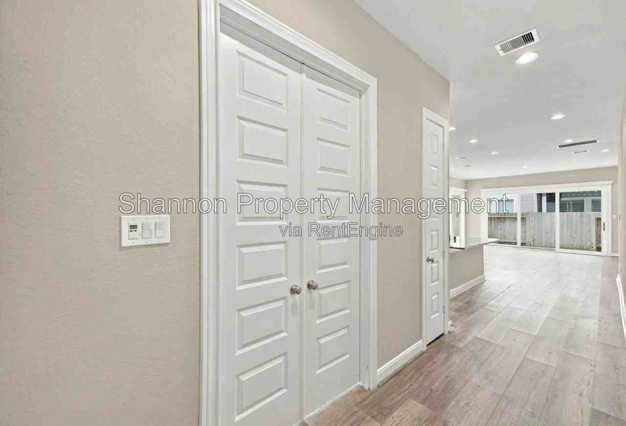 3208 Craftsman Pl - Photo 3 of 24