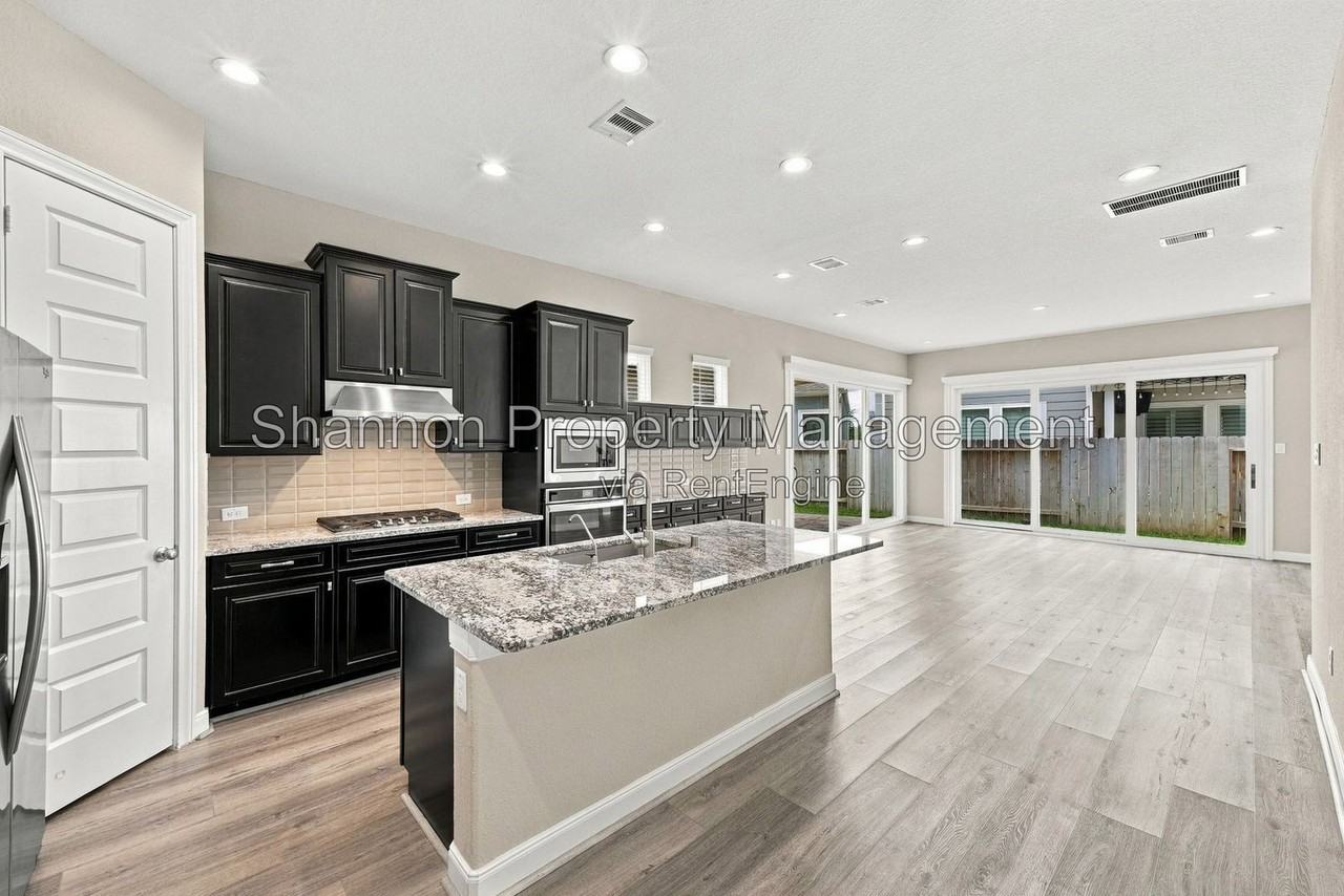 3208 Craftsman Pl - Photo 4 of 24