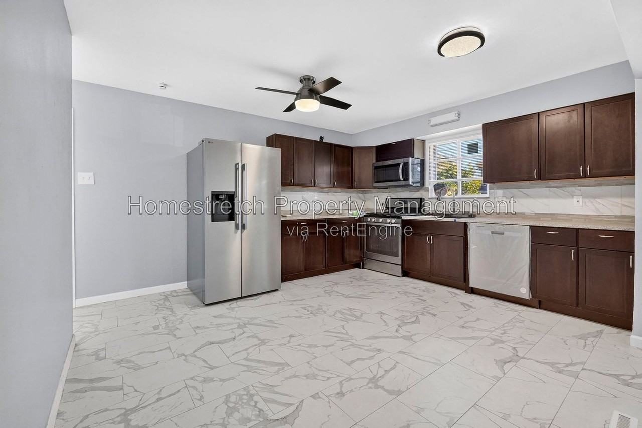 12049 Larimore Rd - Photo 7 of 28