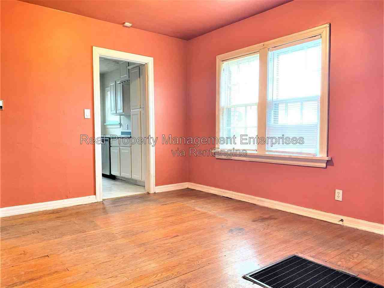 3508 Nw 18th St - Photo 4 of 12