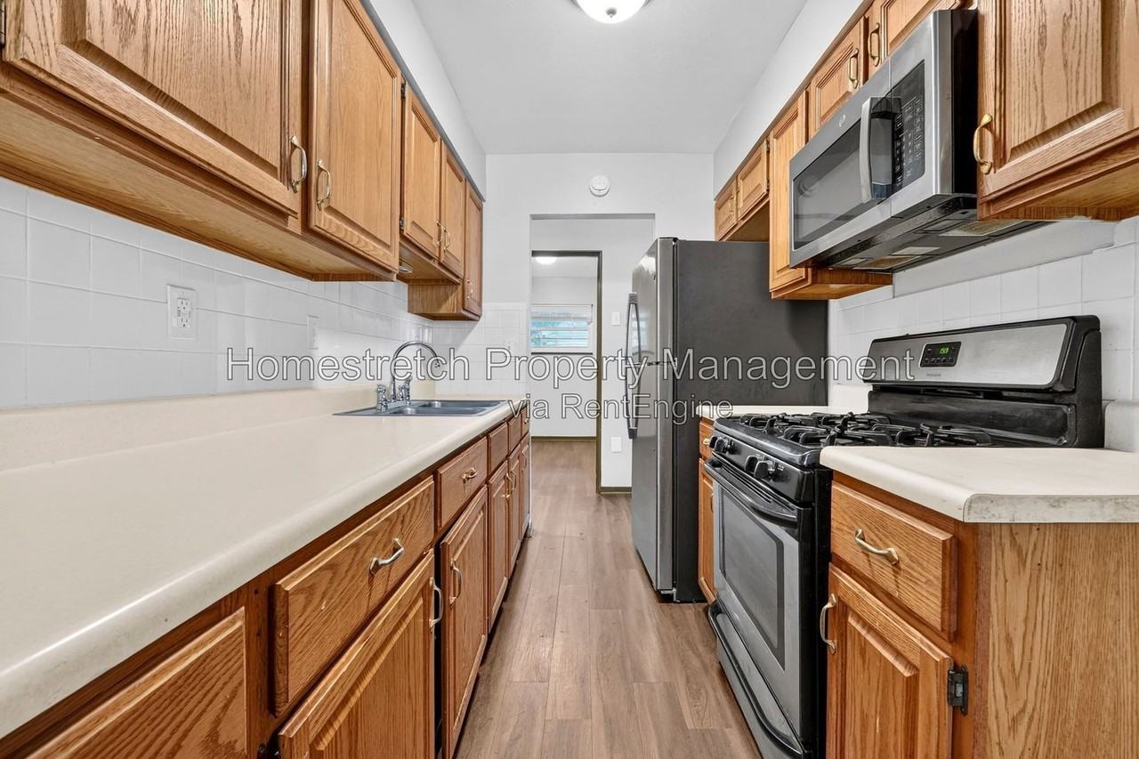 100 Glen Garry Rd - Photo 3 of 26