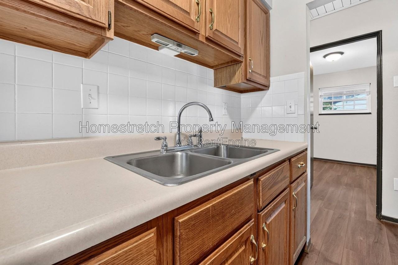 100 Glen Garry Rd - Photo 5 of 26