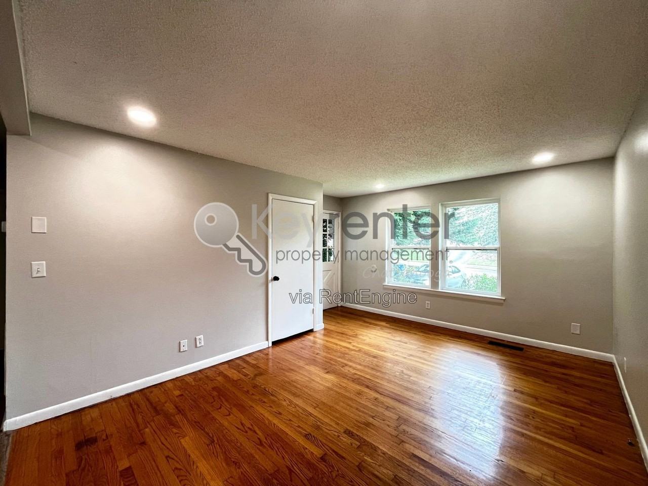 904 Tremont St #A - Photo 4 of 13