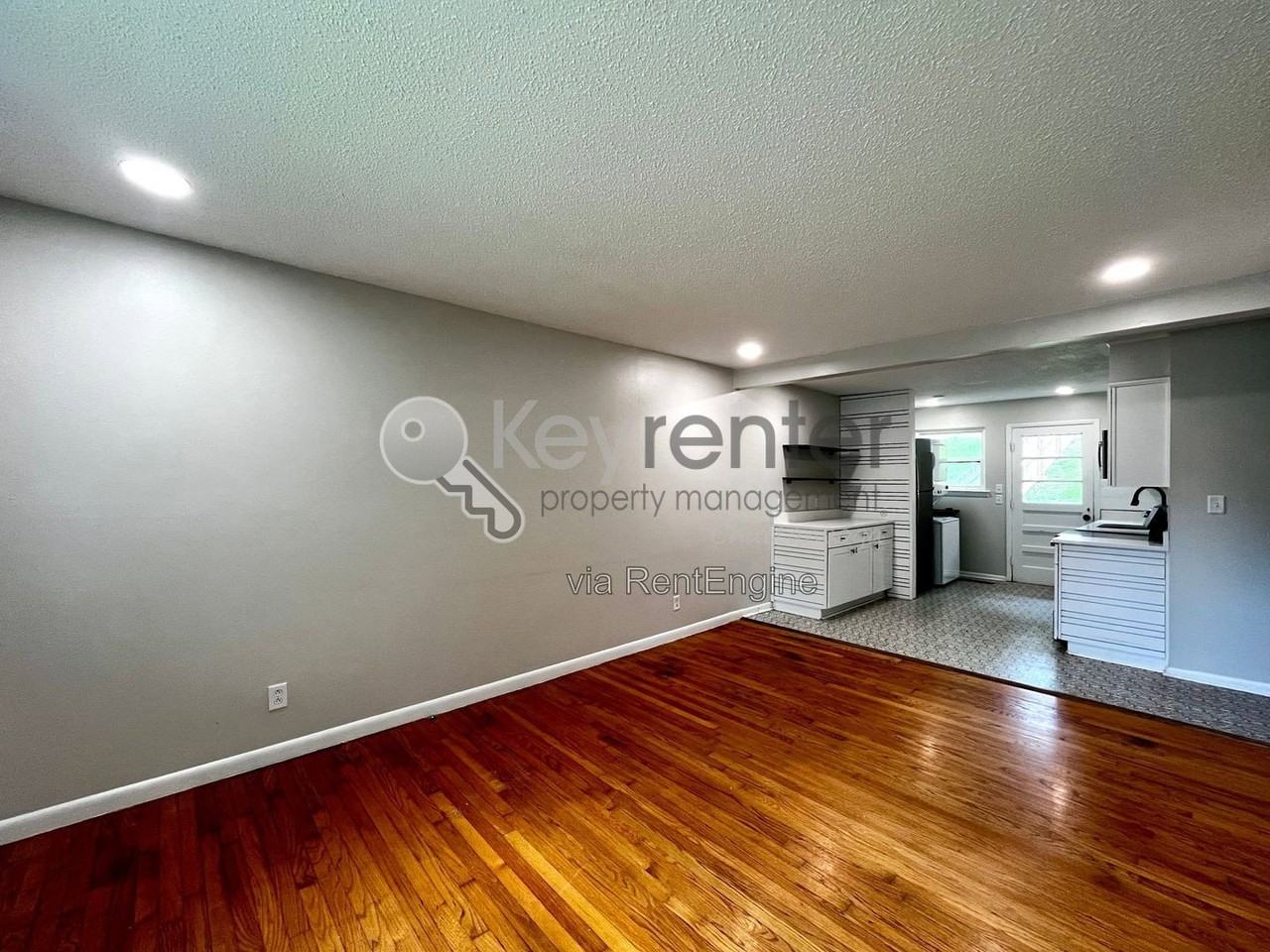 904 Tremont St #A - Photo 5 of 13