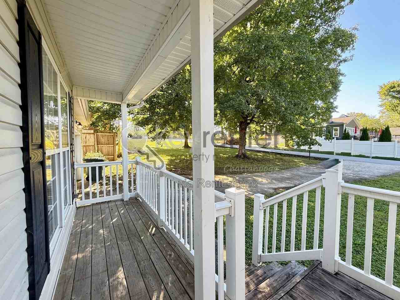 908 Joe Engel Dr - Photo 2 of 15