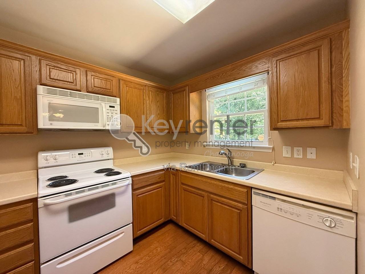 908 Joe Engel Dr - Photo 5 of 15