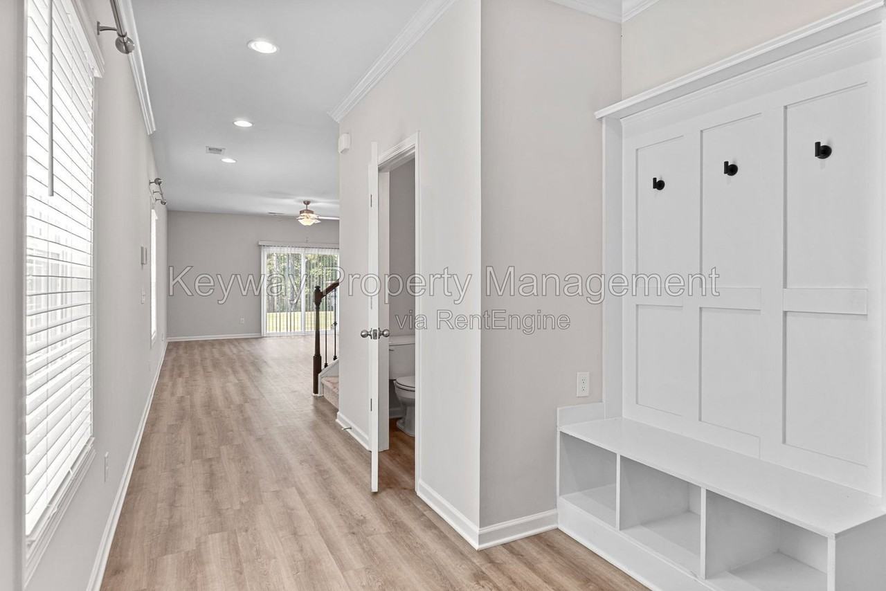 1443 Feldspar Ct - Photo 5 of 32