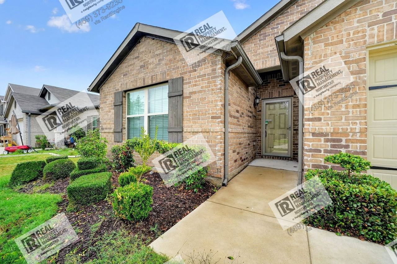 1821 Damianita Dr - Photo 4 of 39