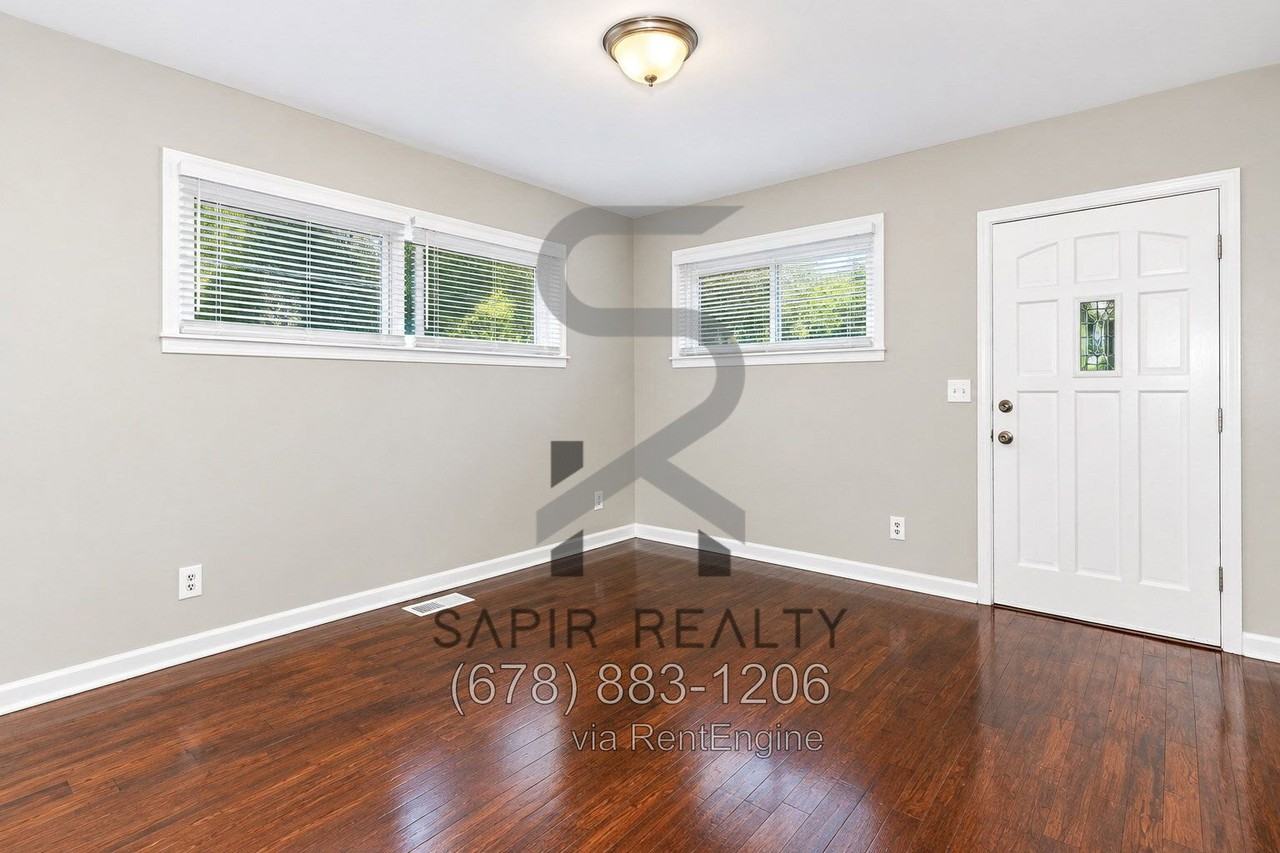 3528 Conley St - Photo 7 of 18