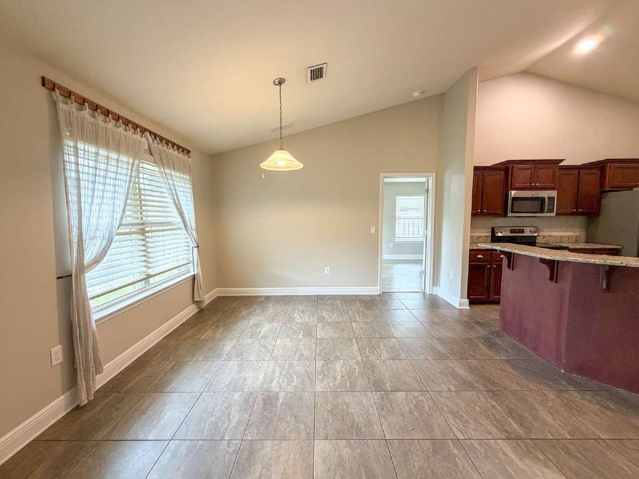 5680 Tucker Cir - Photo 5 of 36