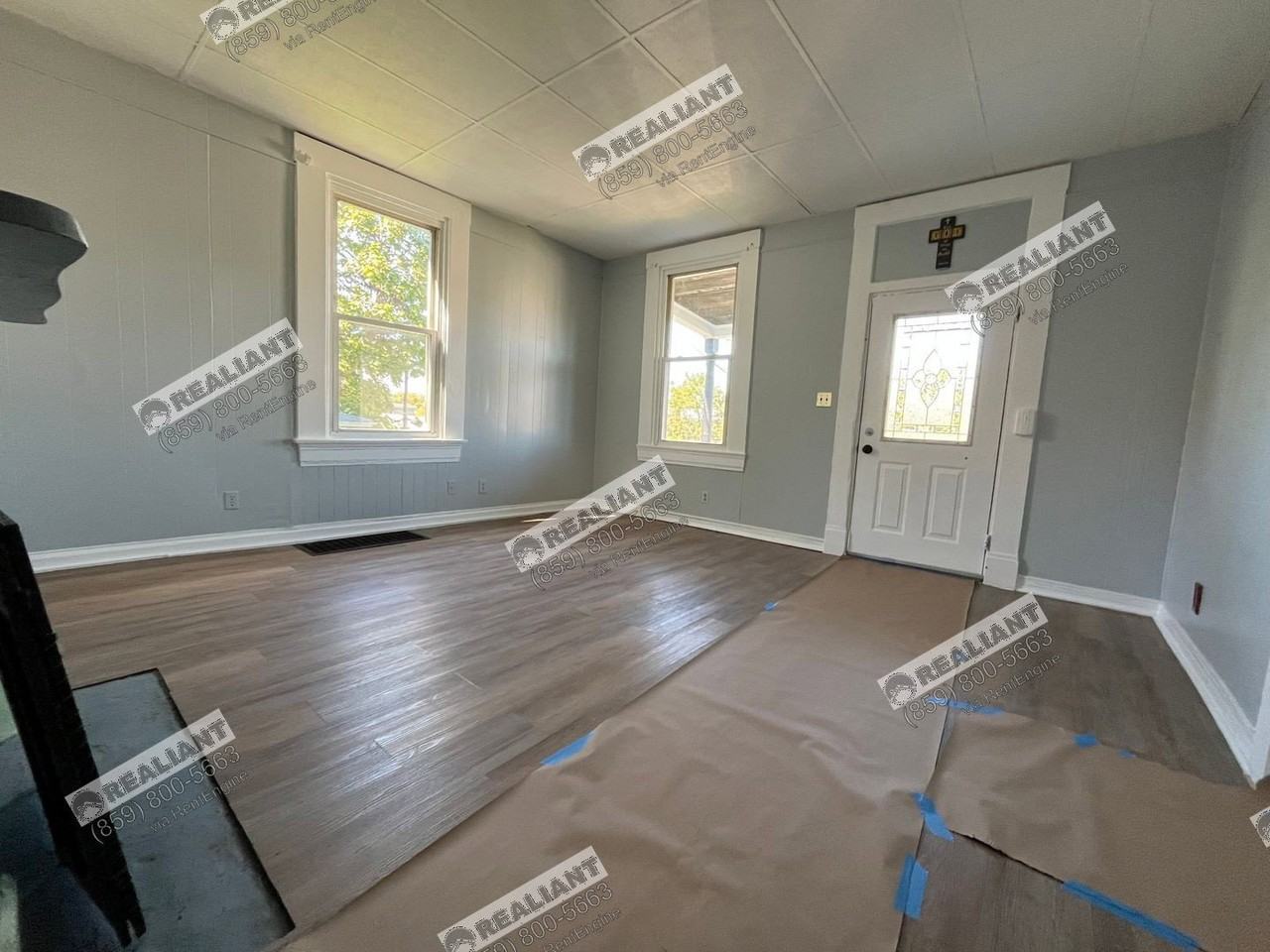 939 John St - Photo 3 of 14