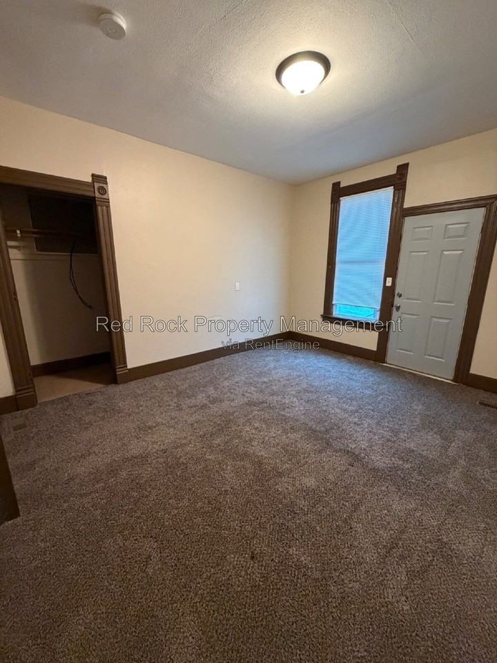 838 E Centerway - Photo 2 of 15