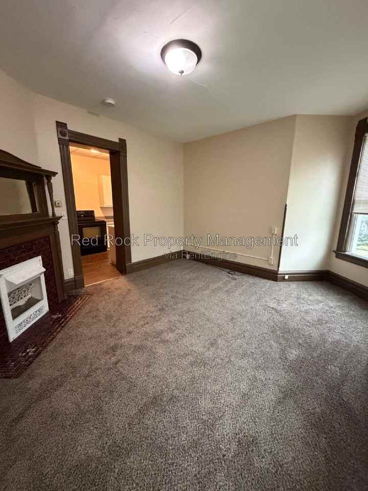 838 E Centerway - Photo 5 of 15