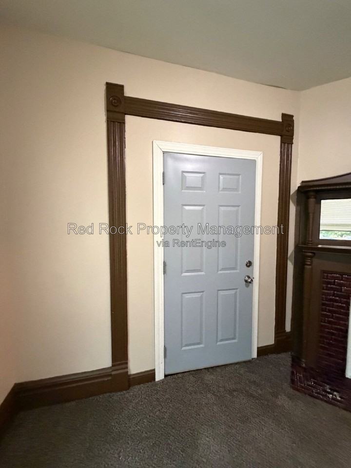 838 E Centerway - Photo 6 of 15
