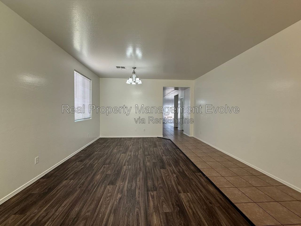 7328 W Glass Ln - Photo 3 of 31