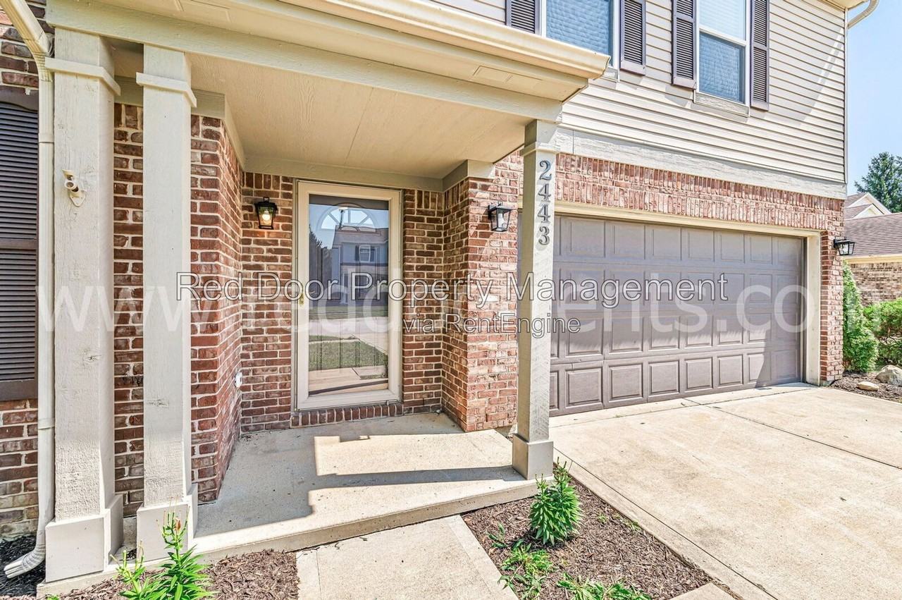 2443 Windsor Pl - Photo 4 of 50