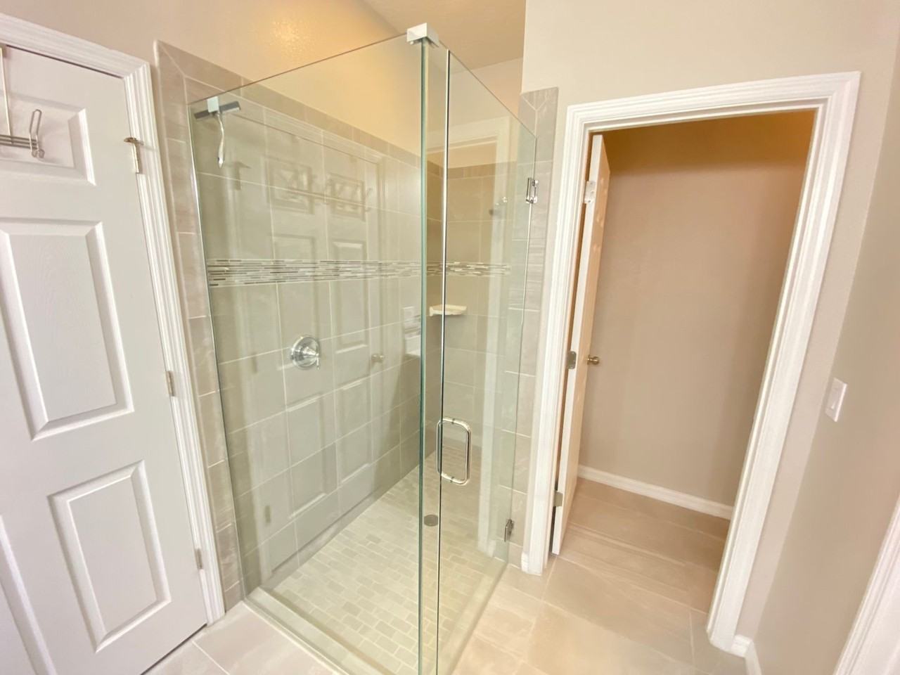 2609 Amati Dr - Photo 4 of 41