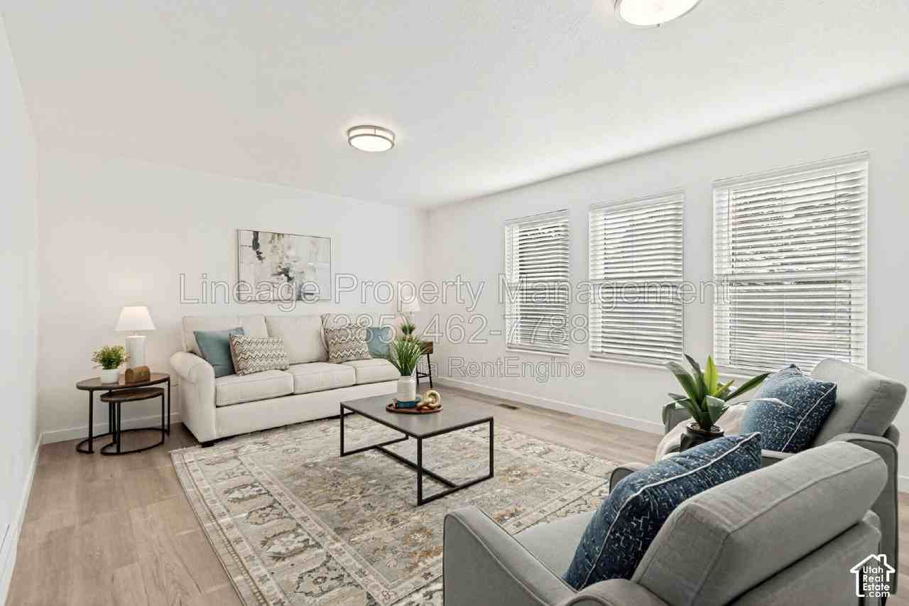 1178 N 200 E - Photo 2 of 33