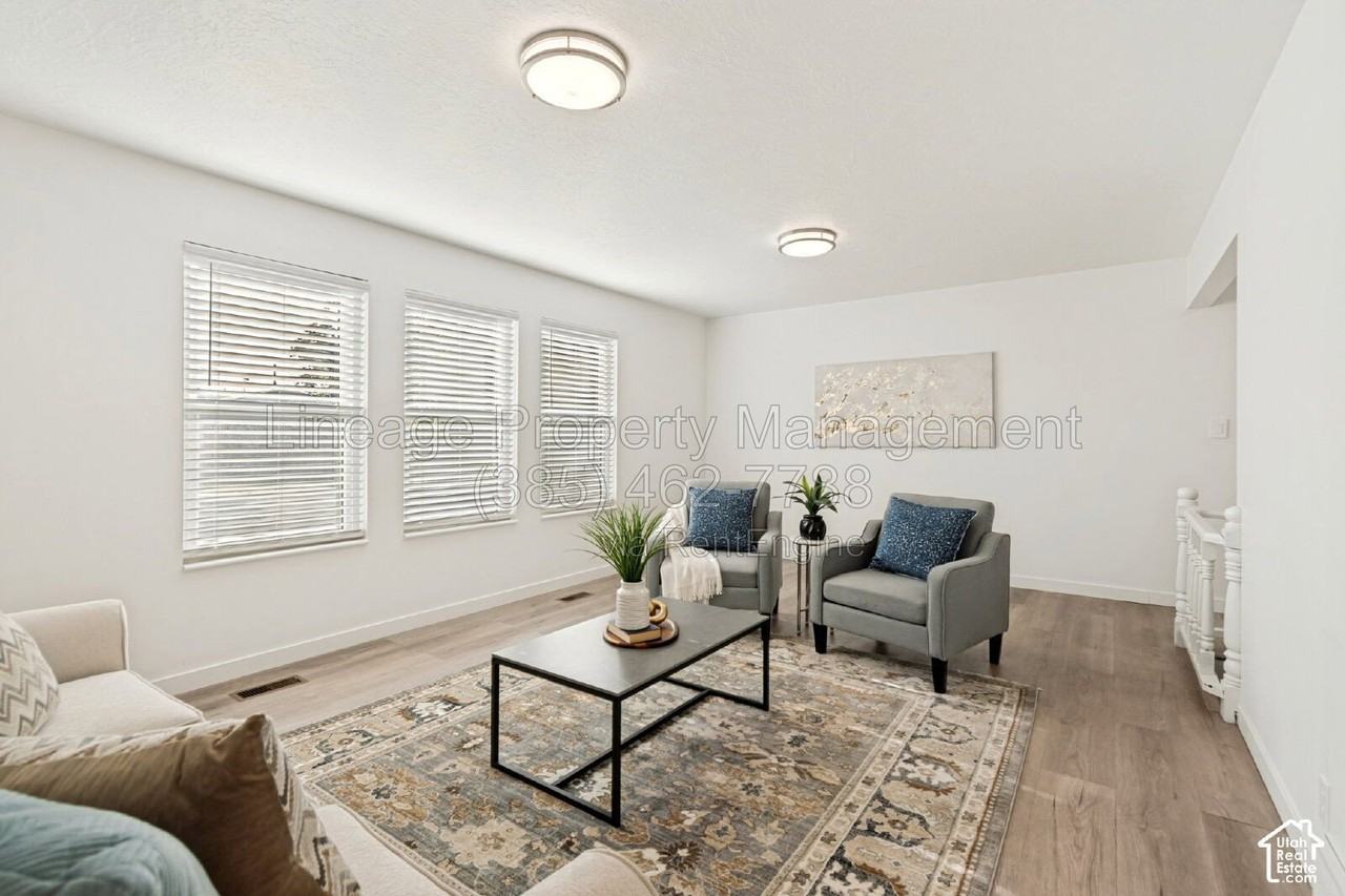 1178 N 200 E - Photo 4 of 33