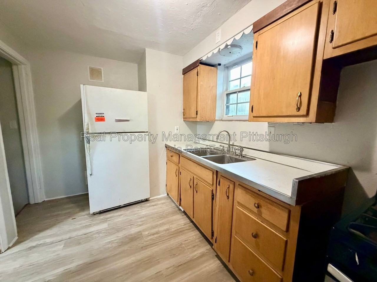 8163 Peebles Rd - Photo 3 of 16