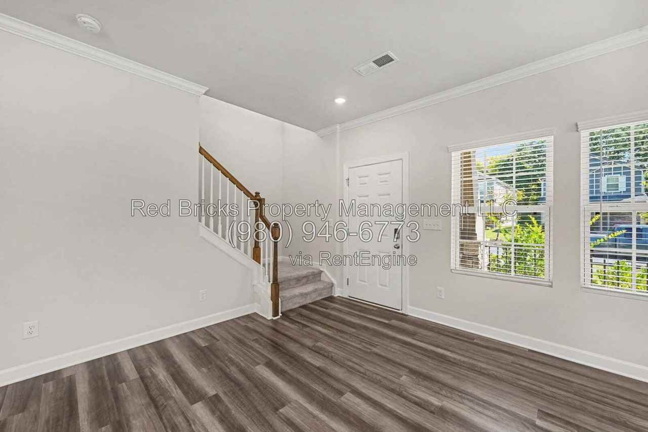 341 Cranford Dr - Photo 7 of 24