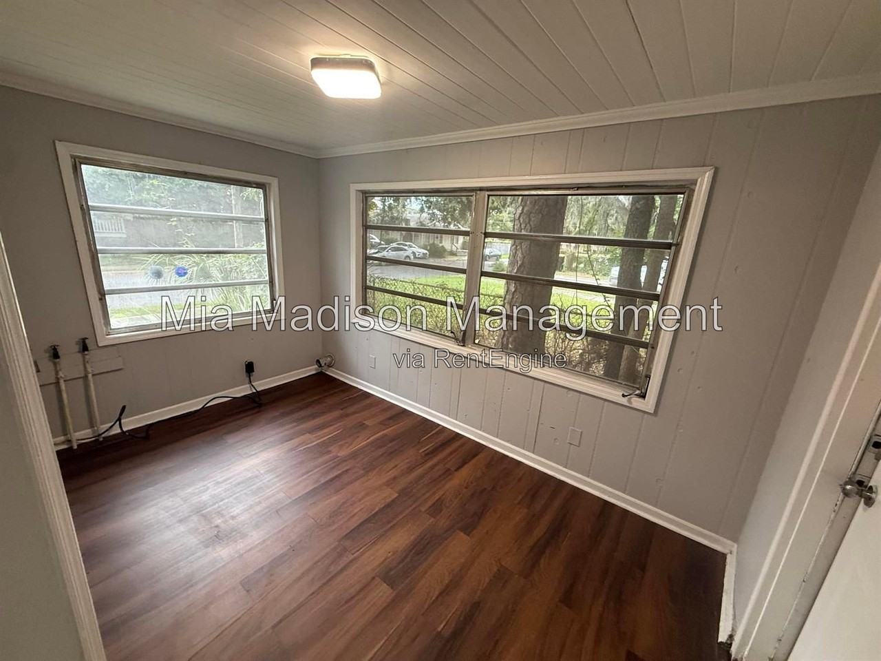 2215 Alabama Ave - Photo 6 of 23