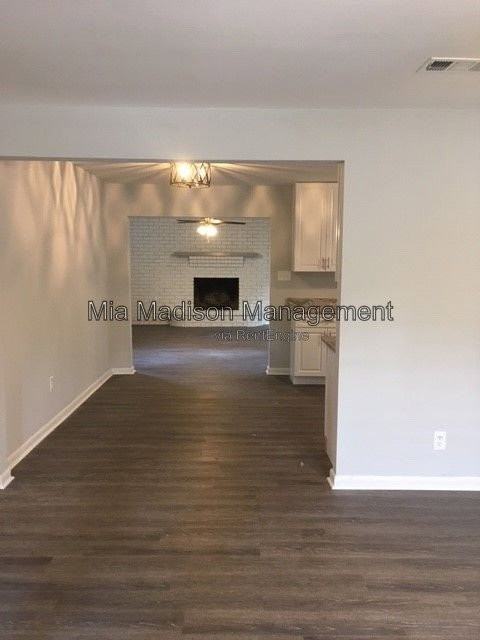 1771 Kings Way - Photo 3 of 42