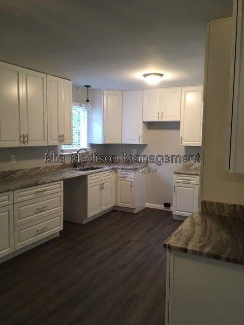 1771 Kings Way - Photo 5 of 42