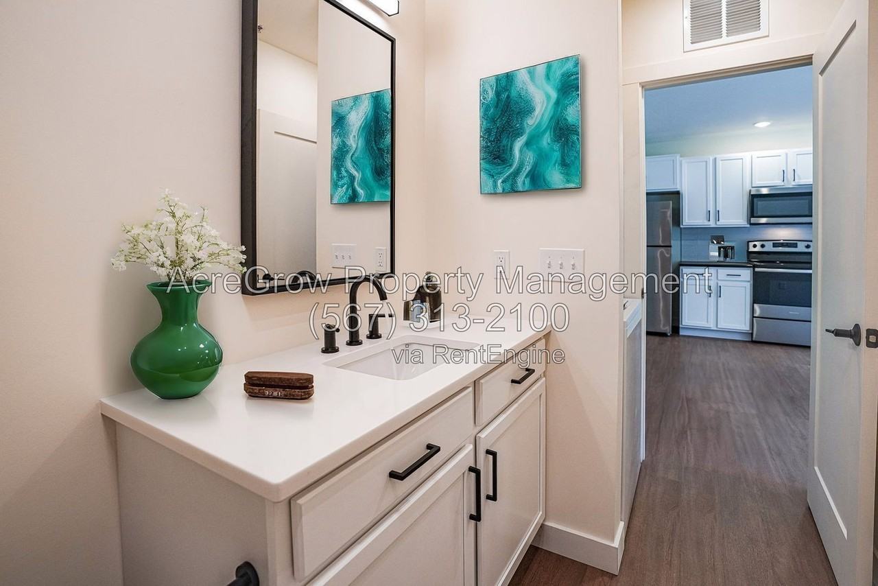 476 Taylor Ave #214 - Photo 5 of 8