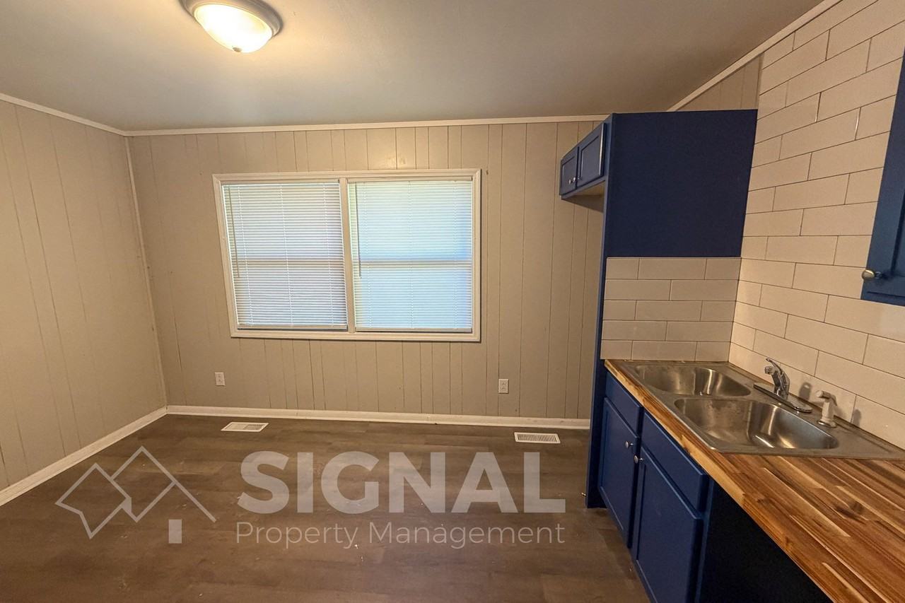 123 Willow St - Photo 3 of 17