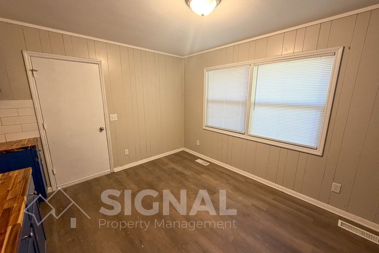 123 Willow St - Photo 4 of 17